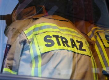 Pożar dwóch samochodów i skutera w garażu w Turzy Śląskiej