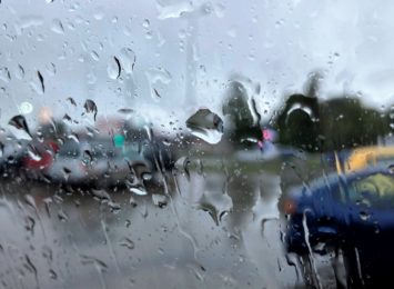 Synoptycy wciąż ostrzegają przed opadami deszczu. Zapowiadane są burze z gradem