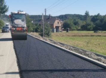 Trwa remont drogi w Kobyli. Utrudnienia w ruchu