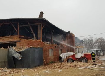 Duże straty po pożarze w Wilczej w firmie produkującej pellet
