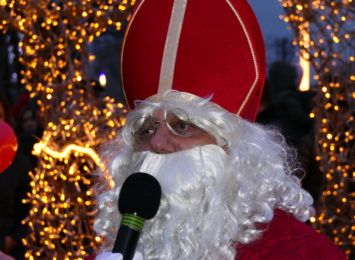 Pszów: Św. Mikołaj z dzieciakami rozświetlił choinkę, a wcześniej Moto-Mikołaje przejechały przez miasto [WIDEO,FOTO]