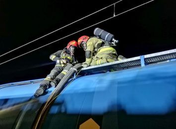 Czterdziestu strażaków w akcji. Rozszczelniona cysterna na stacji kolejowej [FOTO]