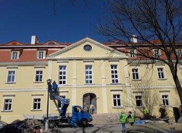 Więcej pieniędzy na remont pałacu Dietrichsteinów