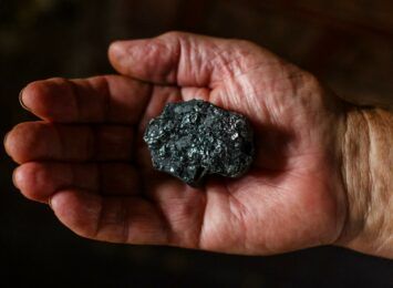 Poseł Gawęda: Jeśli autoryzowani sprzedawcy węgla zawyżą ceny, będziemy ich eliminować z rynku