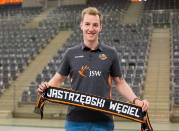Jastrzębski Węgiel ma nowego zawodnika. Klub podpisał roczny kontrakt z 25-letnim przyjmującym Kamilem Dębskim