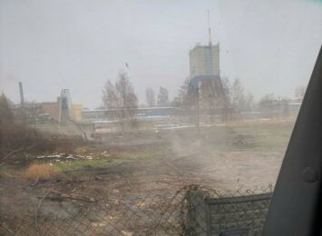 Hałda na Górniczej w Wodzisławiu znów się paliła. Urząd Miasta zlecił zbadanie terenu przy użyciu drona