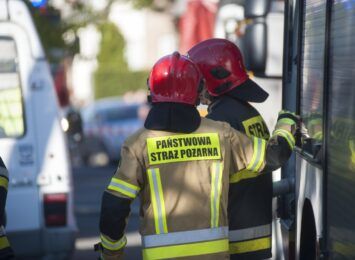 Jastrzębie-Zdrój: Mężczyzna trafił do szpitala po zapłonie paliwa w bio kominku