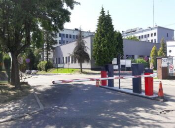 Dyrektor szpitala w Wodzisławiu: "Płacić za wjazd na teren szpitala muszą wszyscy, również właściciele ogródków"
