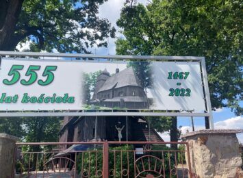 Drewniany kościół w Łaziskach ma 555 lat. W poniedziałek odbędą się uroczystości