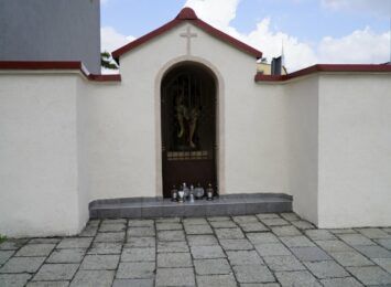 Kapliczka przy ul. Różyckiego w Raciborzu odnowiona. Wszystko na prośbę mieszkańców [FOTO]