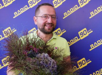 "Pandemia pokazała nam, jak ważne są dla nas kwiaty", mówi florysta Tomasz Kuczyński