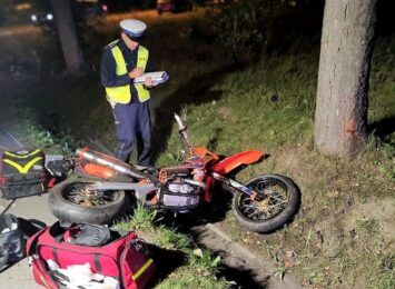 Jastrzębie-Zdrój: motocyklista uderzył w dwa drzewa