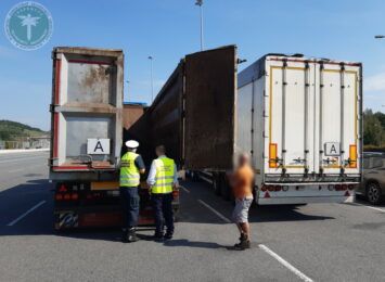 Zatrzymanie niebezpiecznego transportu odpadów na A1 [WIDEO]