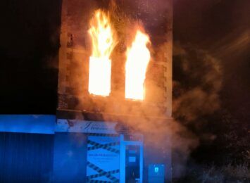 Kamienica w ogniu, duża akcja strażaków w Raciborzu [FOTO]