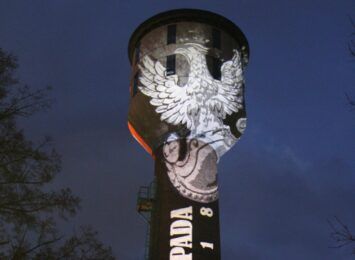 Iluminacja z okazji Dnia Niepodległości na Zabytkowej Kopalni Ignacy w Rybniku