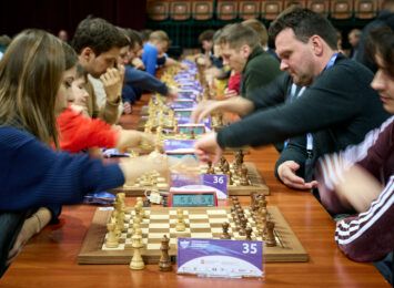 Ponad 900 zawodników i zawodniczek z całej Europy rywalizuje na płycie katowickiego Spodka w mistrzostwach Europy w szachach szybkich i błyskawicznych