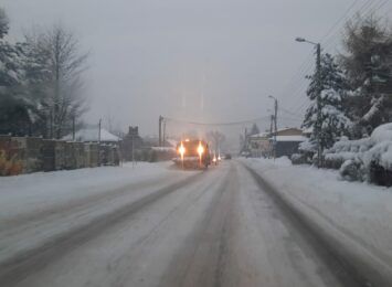 Na drogach śnieżna katastrofa! Kierowcy pytają: Gdzie są pługi? Zdjęcia słuchaczy z tras w regionie [WIDEO,FOTO]