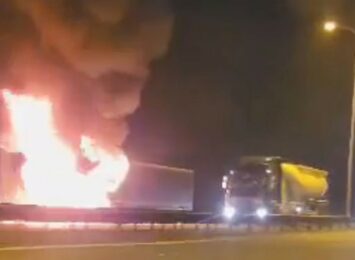Pożar ciężarówki na A1. Spłonął sprzęt fitness [WIDEO]