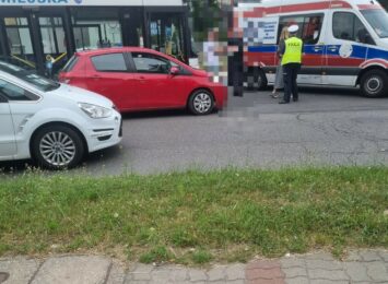 Zderzenie autobusu z osobówką w centrum Rybnika