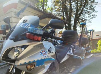 Policjanci z Cieszyna zatrzymali 35-latka, który po narkotykach kierował motocyklem