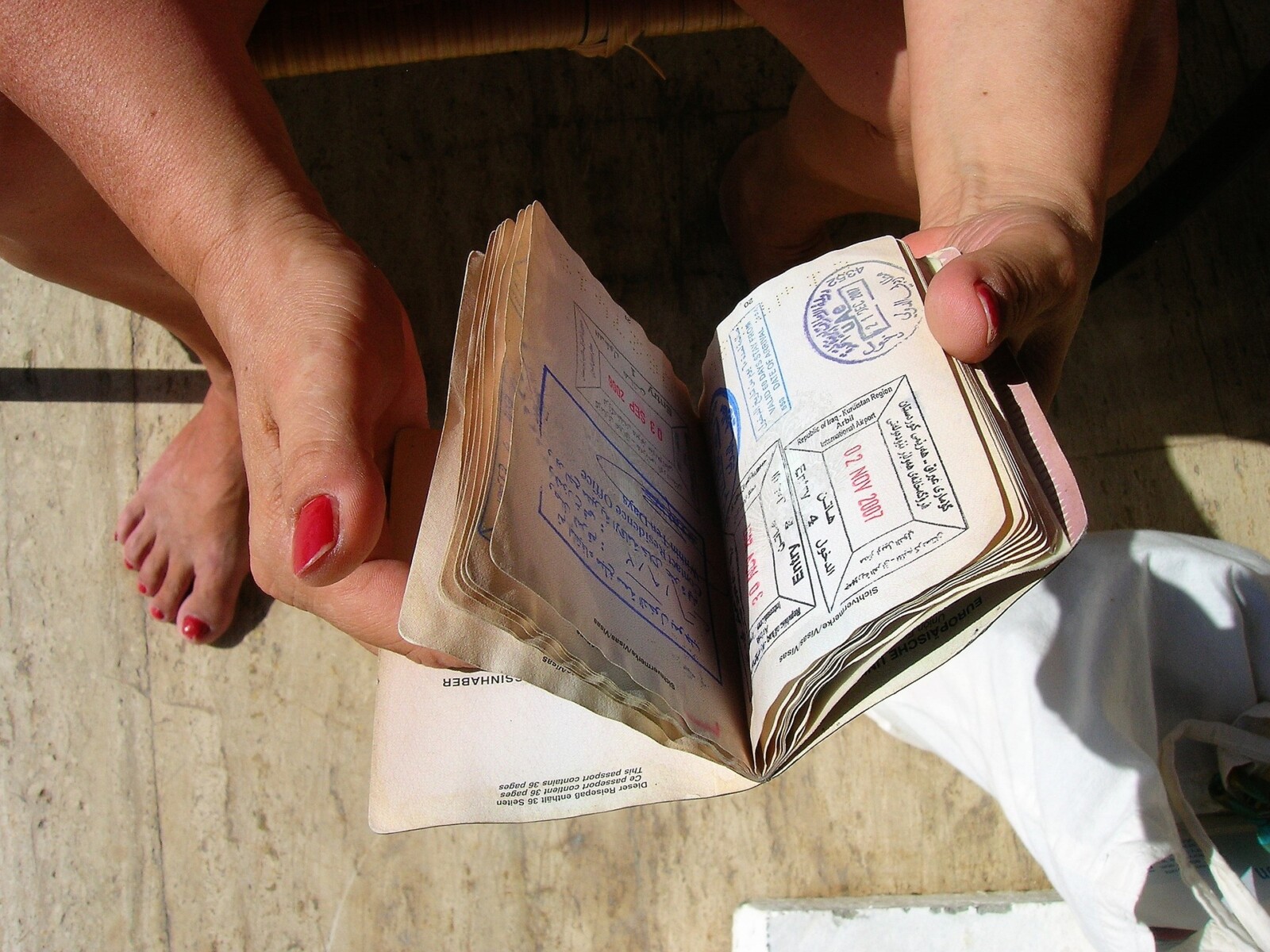Wyrwane kartki w paszporcie